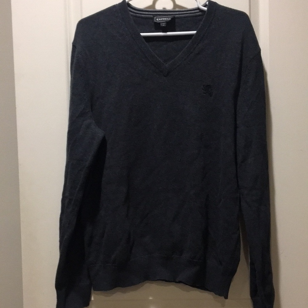 Express Men’s V Neck pullover Sweater long sleeves size large grey